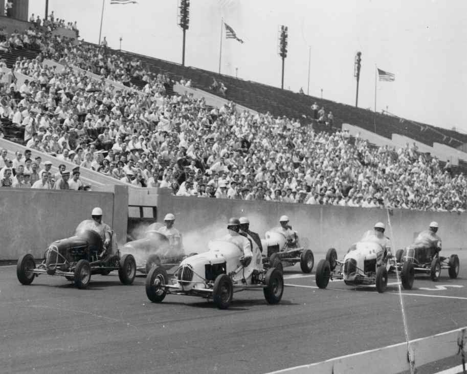 Posted in Auto Racing Photos 1946 1965 Tagged Midget racing car 