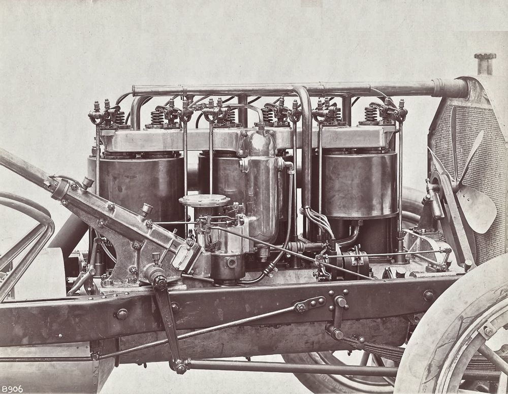 Model-19-engine-right.jpg