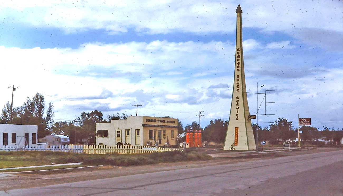 Vintage Service Station 31