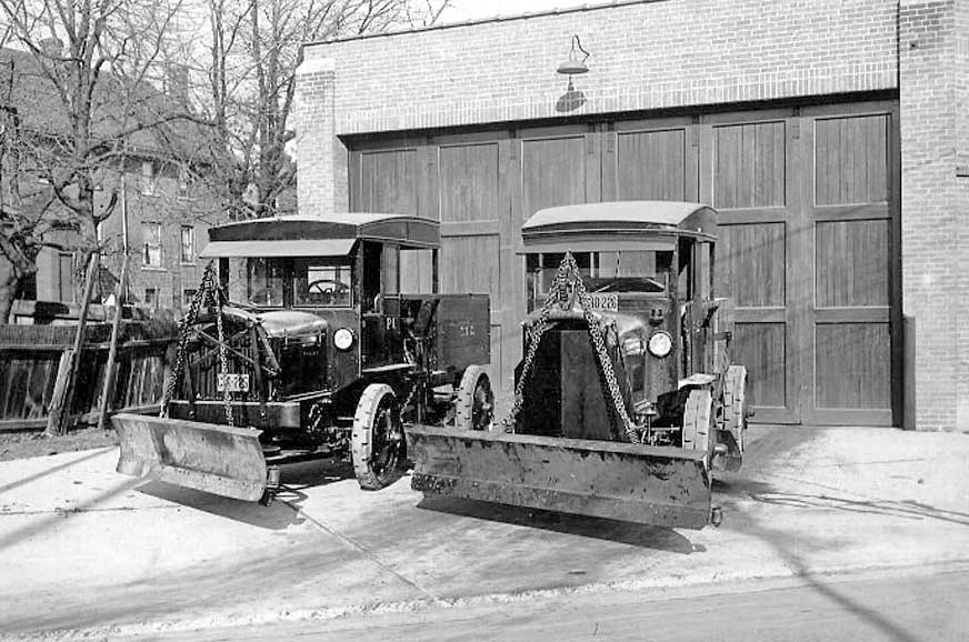 City-Four-Wheel-Drive-plows-1924.jpg