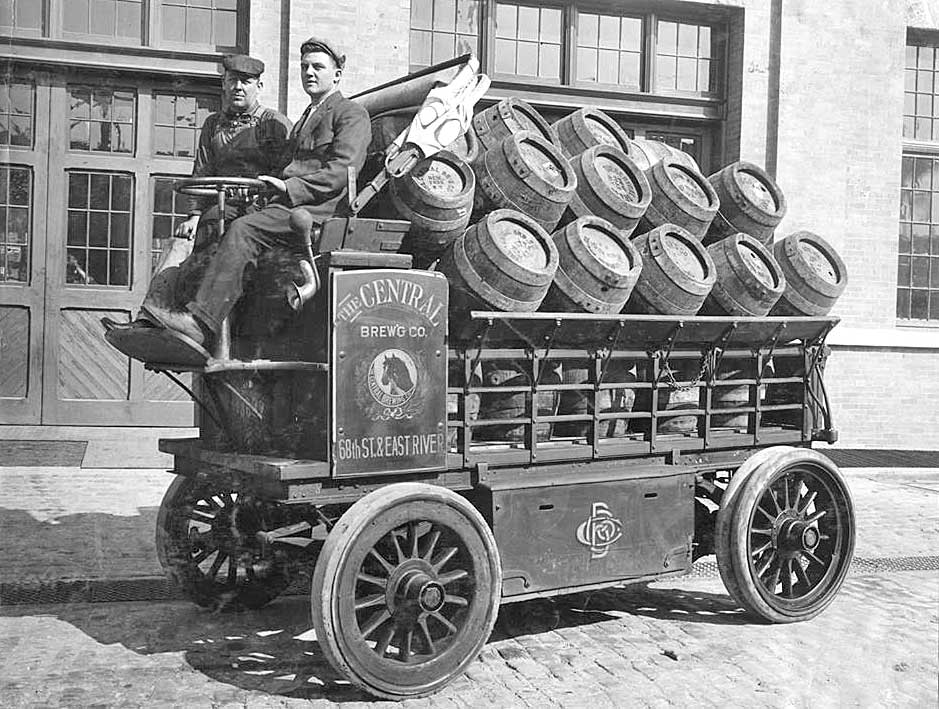 http://theoldmotor.com/wp-content/uploads/2015/12/The-Centeral-Brewing-Co.-Electric-Truck-1911.jpg